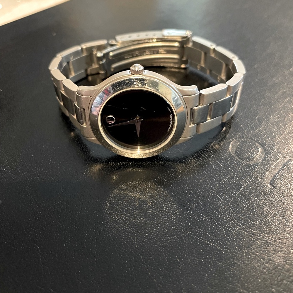 Classic Movado Womens Defio Collection